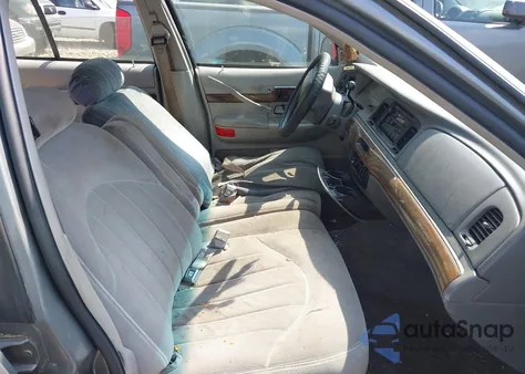 1998 Mercury Grand Marquis z USA, uszkodzony, nr VIN 2MEFM74W8WX605625